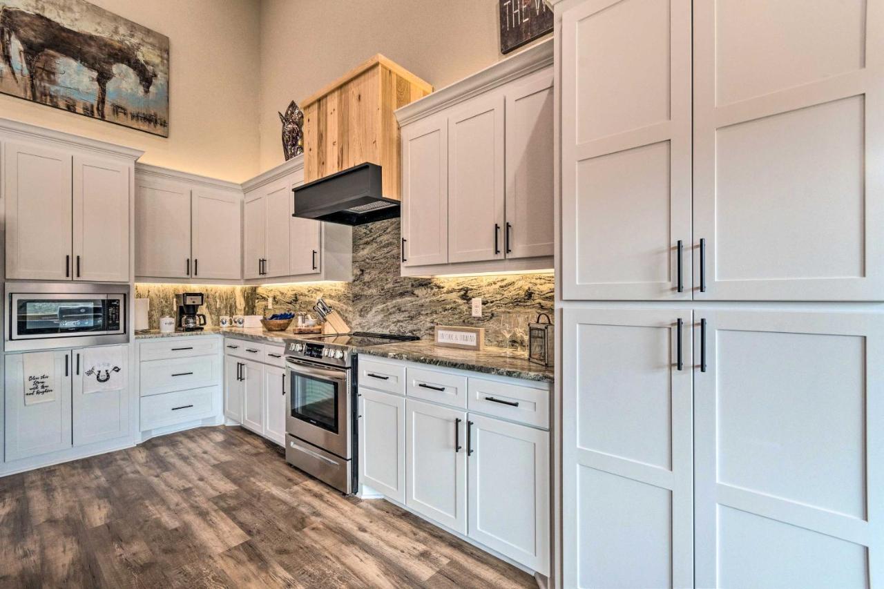 Upscale Riverfront Home With Beach And Fire Pit! Glenwood 외부 사진